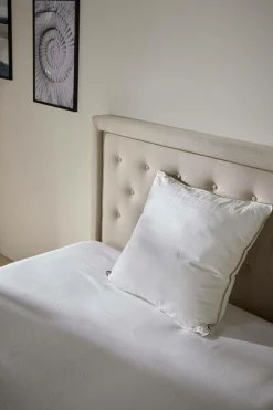 Camif Oreillers|Oreillers>Oreiller résilient sensation duvet Lyne - 65 x 65 cm